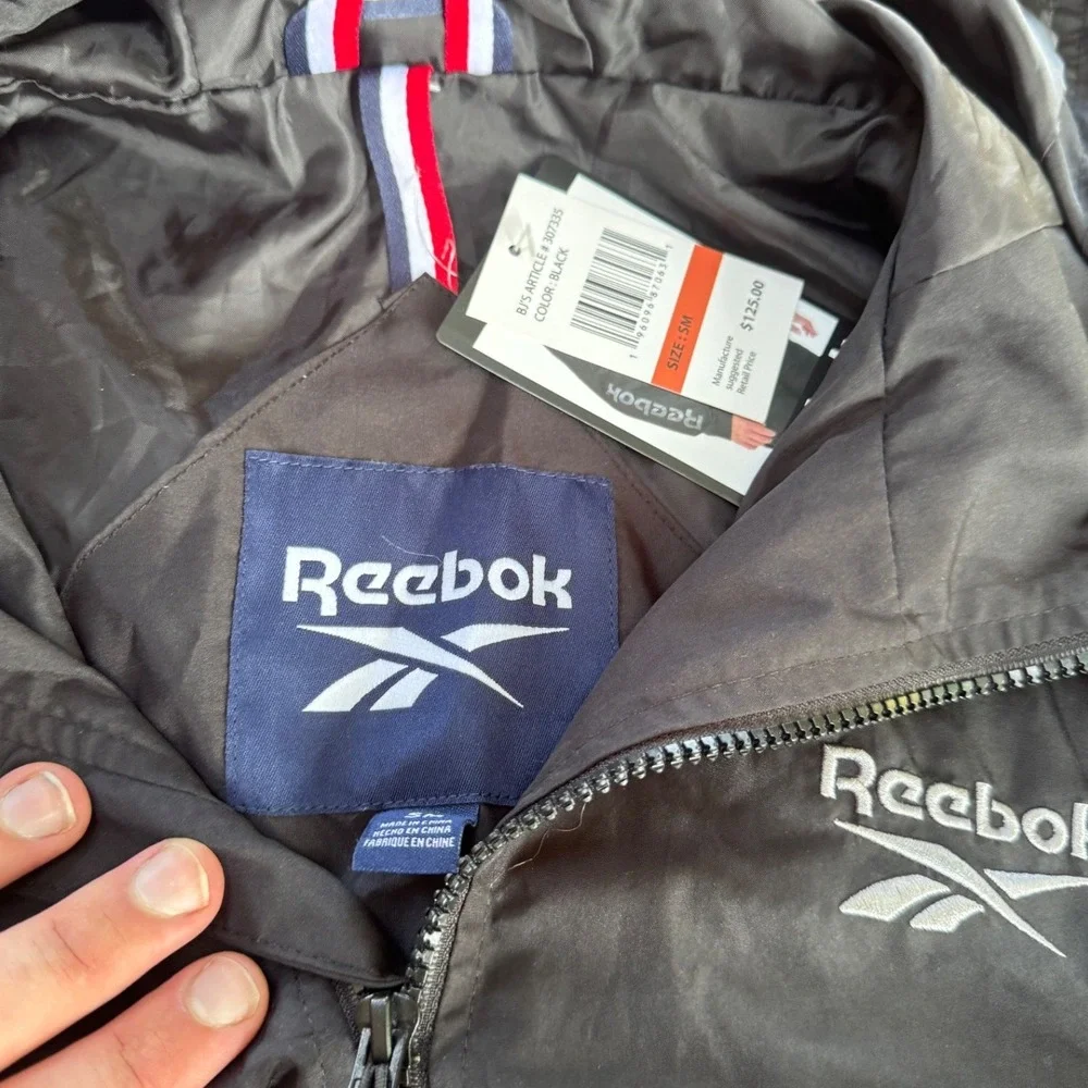 Reebok Mens Black Hooded Windbreaker Jacket Full Zip Logo Sleeve Small NWT